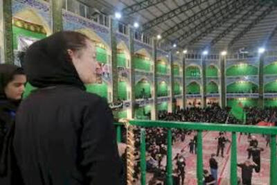 گردشگران خارجی مبهوت عزاداری حسینی در یزد +فیلم