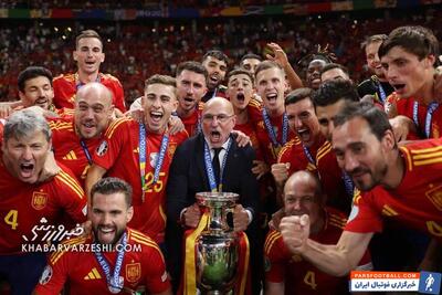 ویدیو| حال و هوای تاریخی مادرید لحظه ورود اسپانیا با جام قهرمانی یورو - پارس فوتبال | خبرگزاری فوتبال ایران | ParsFootball