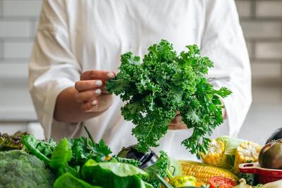 اشتباهات رایج در شست‌وشوی سبزیجات | بیماری خطرناکی که احتمال ابتلا به آن بالا می‌رود