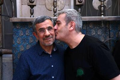 عکس هایی از محمود احمدی نژاد در روز عاشورا که حسابی حاشیه ساز شد! / احمدی نژاد روز عاشورا لباس چه رنگی پوشید؟