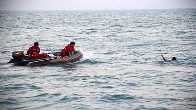 نجات ۲۱ نفر از غرق شدن در آب‌های ساحلی ساری