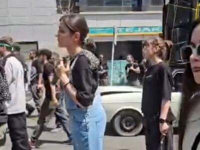 روزنامه هم میهن: دخترانی که در کرج بدون حجاب زنجیر می زدند، با خلوص عزاداری می‌کردند