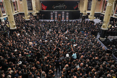 عکس/ آخرین شب مراسم عزاداری امام حسین(ع) با حضور رهبر انقلاب