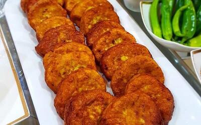 (ویدئو) طرز تهیه یک کوکو سیب زمینی متفاوت مغزدار