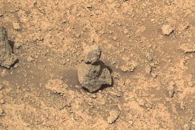 کشف سنگی شبیه آدم برفی در مریخ
