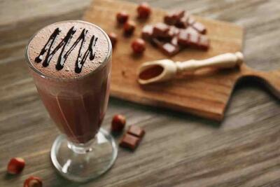 شیک های شکلاتی: طعمی بهشتی برای تابستان گرم! | طرز تهیه شیک شکلاتی +ویدیو
