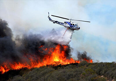 اعزام بالگرد برای اطفای آتش سوزی منابع طبیعی محدوده جاده کرج - چالوس