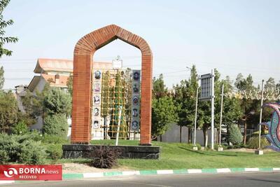 نصب المان کنگره ۱۲۰۰۰ شهید استان تهران و تابلو مزین به تمثال مبارک شهدا در شهر اندیشه