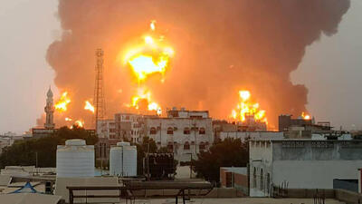 اسرائیل مدعی است بندر حدیده یمن همچنان در آتش می سوزد