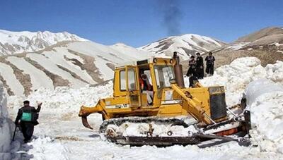 (تصاویر) زمستان در تابستان سبلان! برف‌روبی برای بازگشایی راه‌های عشایری