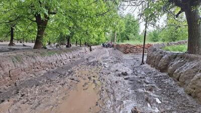 نگرانی اهالی روستای نیکنام ده از تبدیل شدن مسیر رودخانه به جاده + فیلم