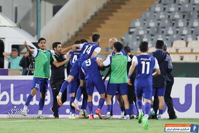 وینگر عراقی رسماً به استقلال پیوست +عکس - پارس فوتبال | خبرگزاری فوتبال ایران | ParsFootball