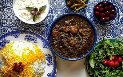 طرز تهیه قرمه سبزی؛ قلق‌های مهم برای جاافتادن آن