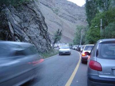 جاده چالوس یکطرفه می‌شود/ ترافیک نیمه سنگین ۲ محور و بارش باران در جاده‌های گیلان