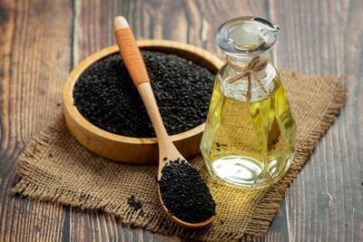 روغن سیاه دانه برای مو؛ طرز استفاده ش رو یاد بگیر تا رشد موهات چند برابر بشه! - خبرنامه