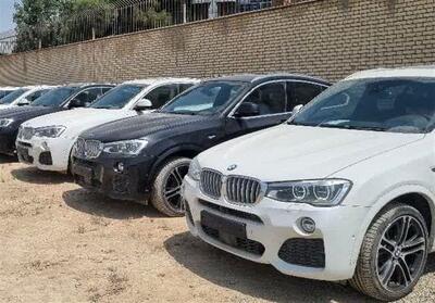 کشف ۱۴ BMW قاچاق در پارکینگ یک خانه در غرب تهران