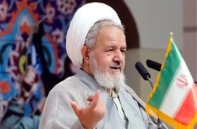 رئیس‌ دفتر عقیدتی ـ سیاسی فرماندهی کل قوا:  برابر جبهه کفر سه راه داریم؛ بجنگیم؛ تسلیم شویم یا مقاومت کنیم