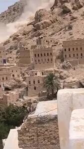 حظه دلهره آور سقوط یک صخره عظیم به سمت یک منطقه مسکونی + فیلم