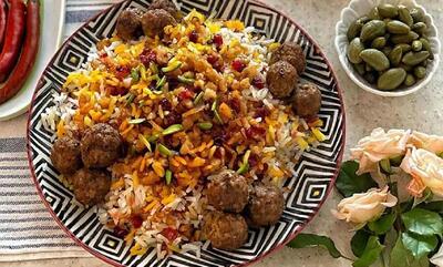 طرز تهیه گردو پلو مرحله به مرحله؛ غذایی خوشمزه از شهرکرد