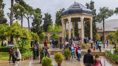 بهترین زمان سفر با تور شیراز - کاماپرس