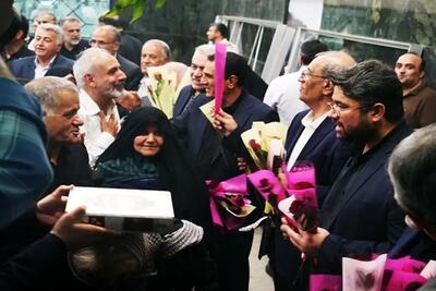 اعزام نخستین گروه بازنشستگان تأمین‌اجتماعی به مشهد مقدس | پایگاه خبری تحلیلی انصاف نیوز