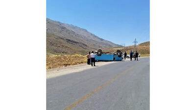 واژگونی مینی‌بوس در روستای حاجی‌آباد ملایر / اعزام مصدومان به بیمارستان