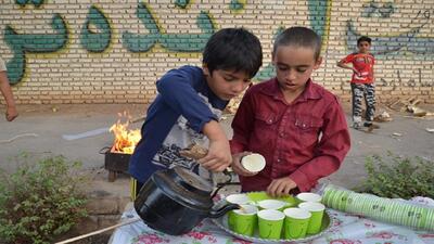 راه اندازی ایستگاه صلواتی توسط نونهالان در روستای ناصرآباد + فیلم