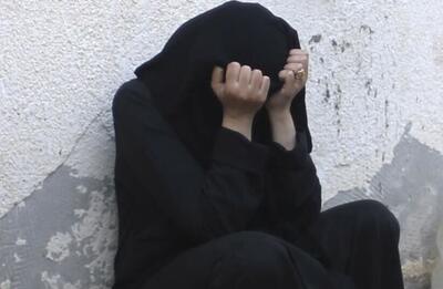 رنجنامه زندگی زنی که با بیماری قلبی در یک گاراژ زندگی میکند
