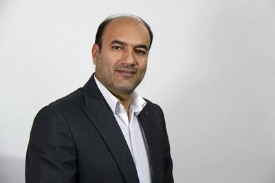 محسن پاک‌نژاد نگاه کارشناسی به حوزه نفت دارد