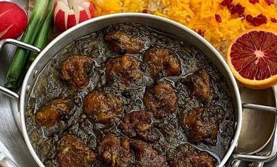 خورش آلو اسفناج؛ یک ناهار خانگی که عاشقش می‌شوید