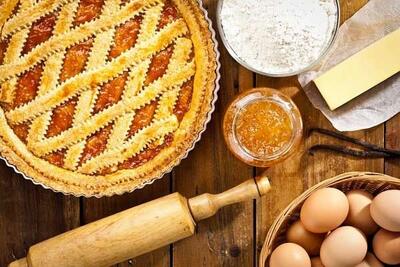 طرز تهیه شیرینی پای زرآلو؛ یک دسر خوشمزه و محبوب!