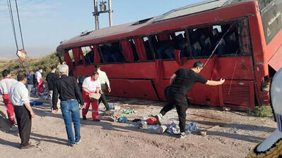 حادثه تلخ در جاده خرم آباد /  واژگونی اتوبوس زائران در گردنه زالیان