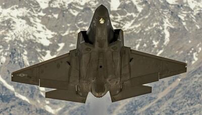 پرواز F-35 در پوینت موگو (عکس)