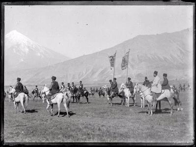 عکس/ اردوی ناصرالدین‌شاه در دشت لار با نمای کوه دماوند | اقتصاد24