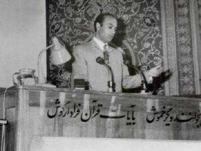 دکتر شریعتی: داستان کربلا نه از تاسوعا و یا محرم شروع می‌شود و نه در عصر عاشورا و اربعین تمام می‌شود / اگر در جامعه‌ای فقط یک حسین و یا چند ابوذر داشته باشیم هم زندگی خواهیم داشت هم آزادی