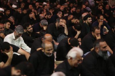 جاماندگان اربعین حسینی در مسجد مقدس جمکران اجتماع کردند