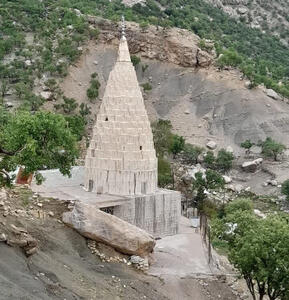 مرمت اضطراری بنای تاریخی امام‌زاده عبدالله در اندیکا