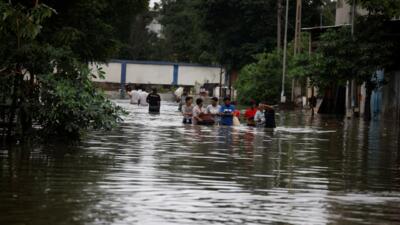 سیل هند و پاکستان، هزاران نفر را آواره کرد