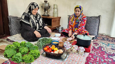 (ویدئو) فرآیند پخت دلمه آذربایجانی توسط خانواده روستایی آذری