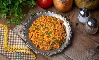 طرز تهیه دمی بلغور جو تهرانی؛ غذایی ساده از دیار پایتخت