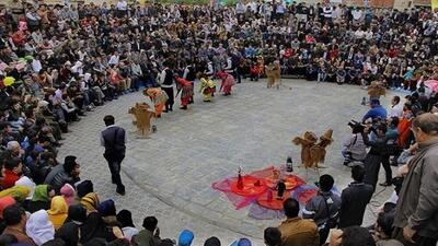 آیین‌ها زمانی بە شکل نمایش درمی‌آیند کە از منظر نمایش عبور کنند