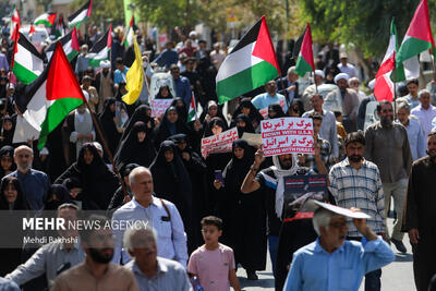 قمی‌ها در راهپیمایی «جمعه خشم» جنایت‌های اسرائیل را محکوم کردند