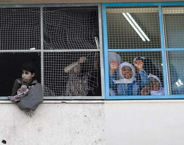 فصل بازگشایی مدارس است اما در این شهر مدرسه ای برای تحصیل باقی نمانده | تصاویر