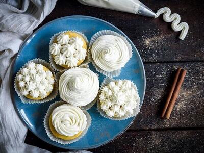 طرز تهیه خامه فرم گرفته قنادی برای کیک های خانگی