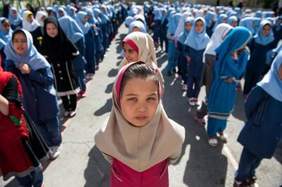 سهم دانش‌آموزان اتباع از صندلی مدارس ایران/خبر مهم برای متقاضیان آزمون استخدامی آموزگاری