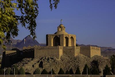 ۲۰۰ اثر خوشنویسی از دیوان ابن حسام خوسفی در دست تهیه است