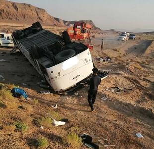 جزئیات حادثه دلخراش واژگونی اتوبوس در جاده طبس