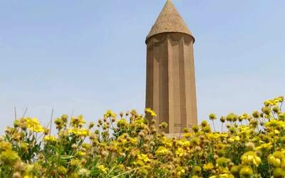 این بلندترین برج ایران است که با تخم‌مرغ محکم شده است - چیدانه