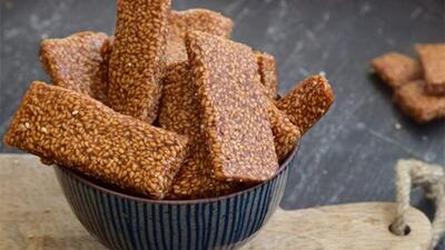 طرز تهیه کنجد بار بهترین جایگزین قند در کنار چای+فیلم - سبک ایده آل