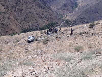 سقوط خودرو به داخل دره در جاده کرج-چالوس منجر به فوت راننده شد